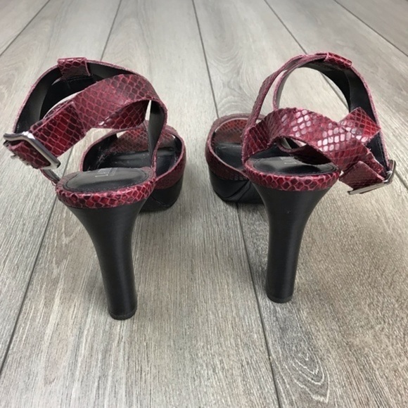 NWOT Ralph Lauren Snakeskin Strappy Burgundy Heels - Picture 4 of 7